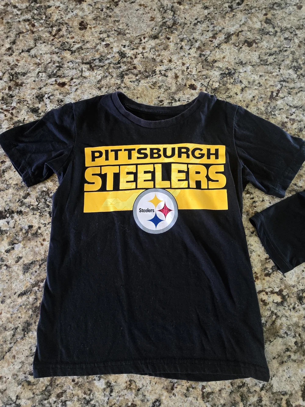 NHL Kids Black Pittsburgh Penguins & NFL Steelers Graphic Tees Size 8